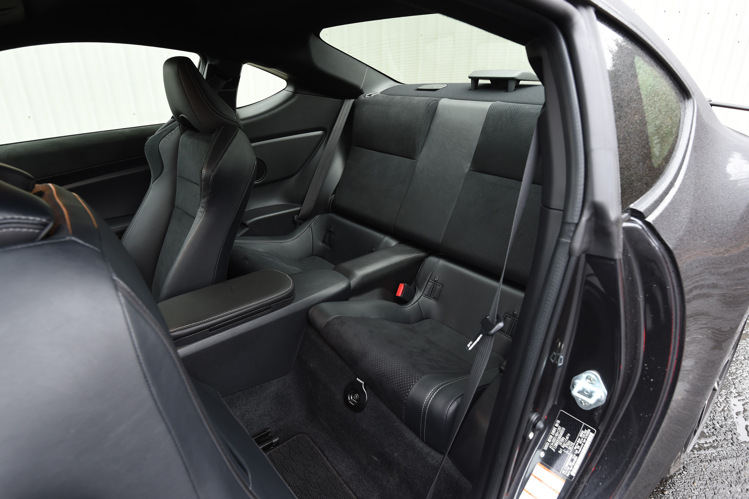 Toyota GT 86 2017 facelift - rear seats