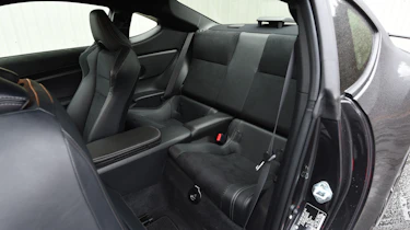 Toyota GT 86 2017 facelift - rear seats