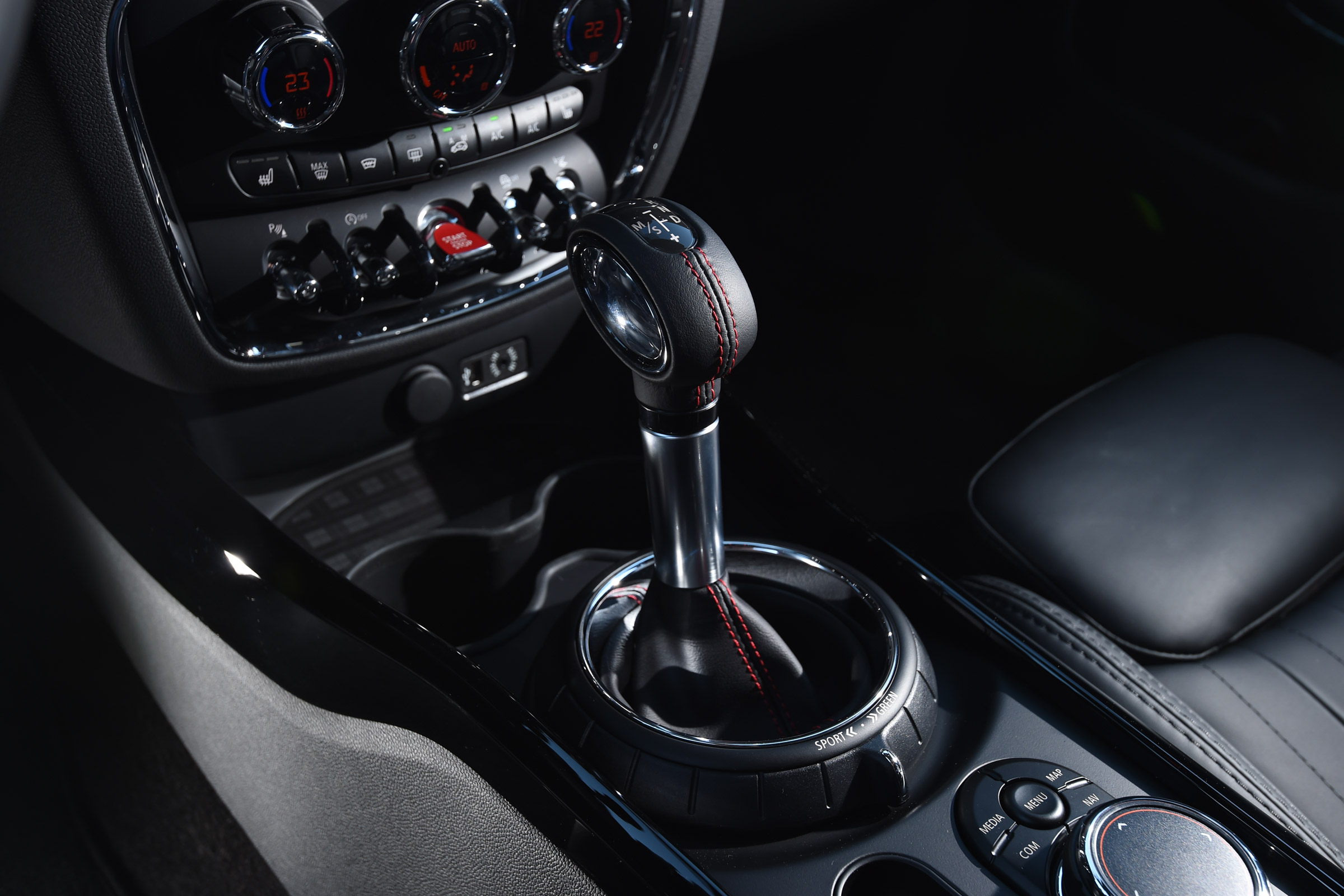 New MINI Clubman JCW 2017 shifter
