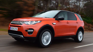 Land Rover Discovery Sport - front tracking