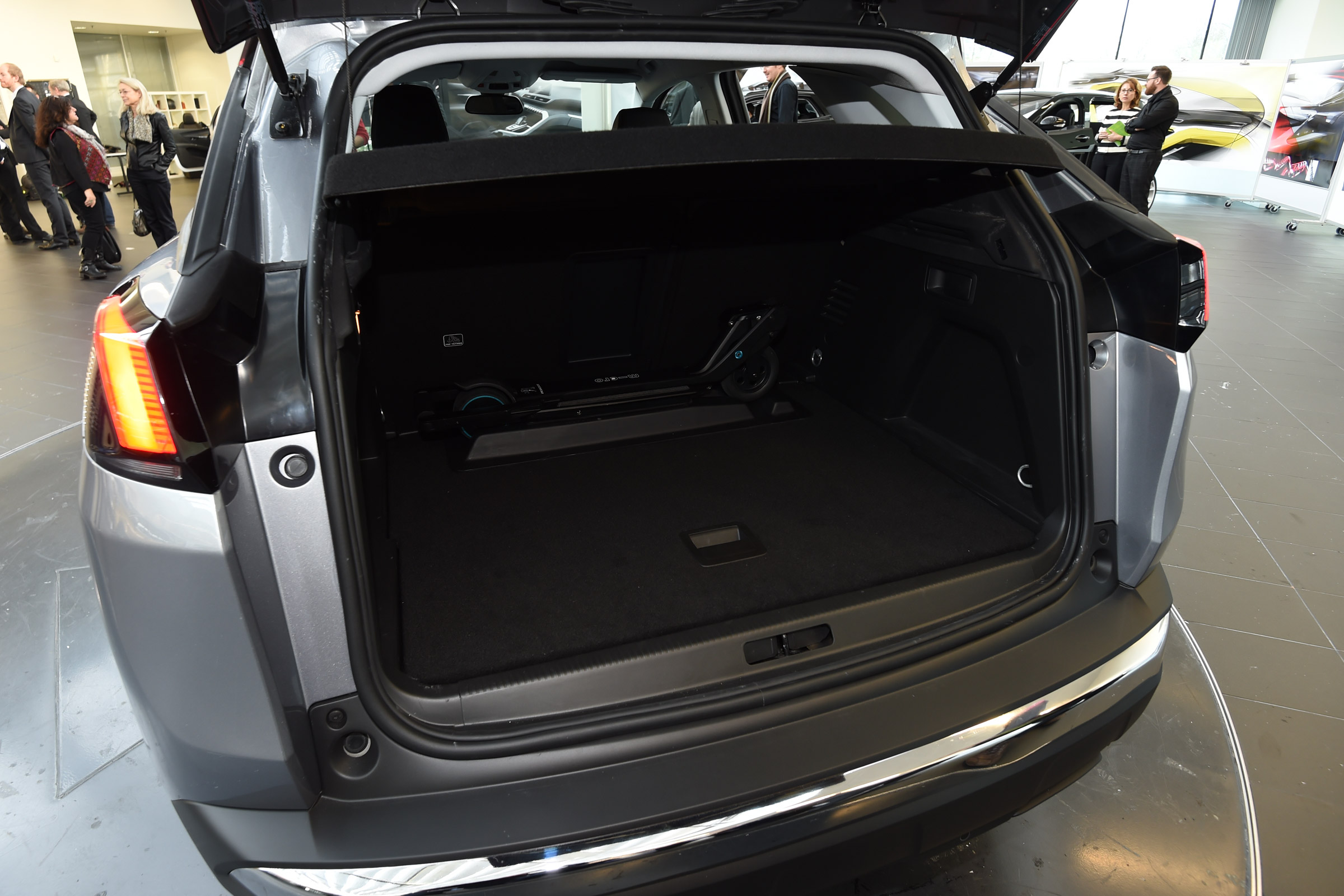 Peugeot 3008 design centre boot