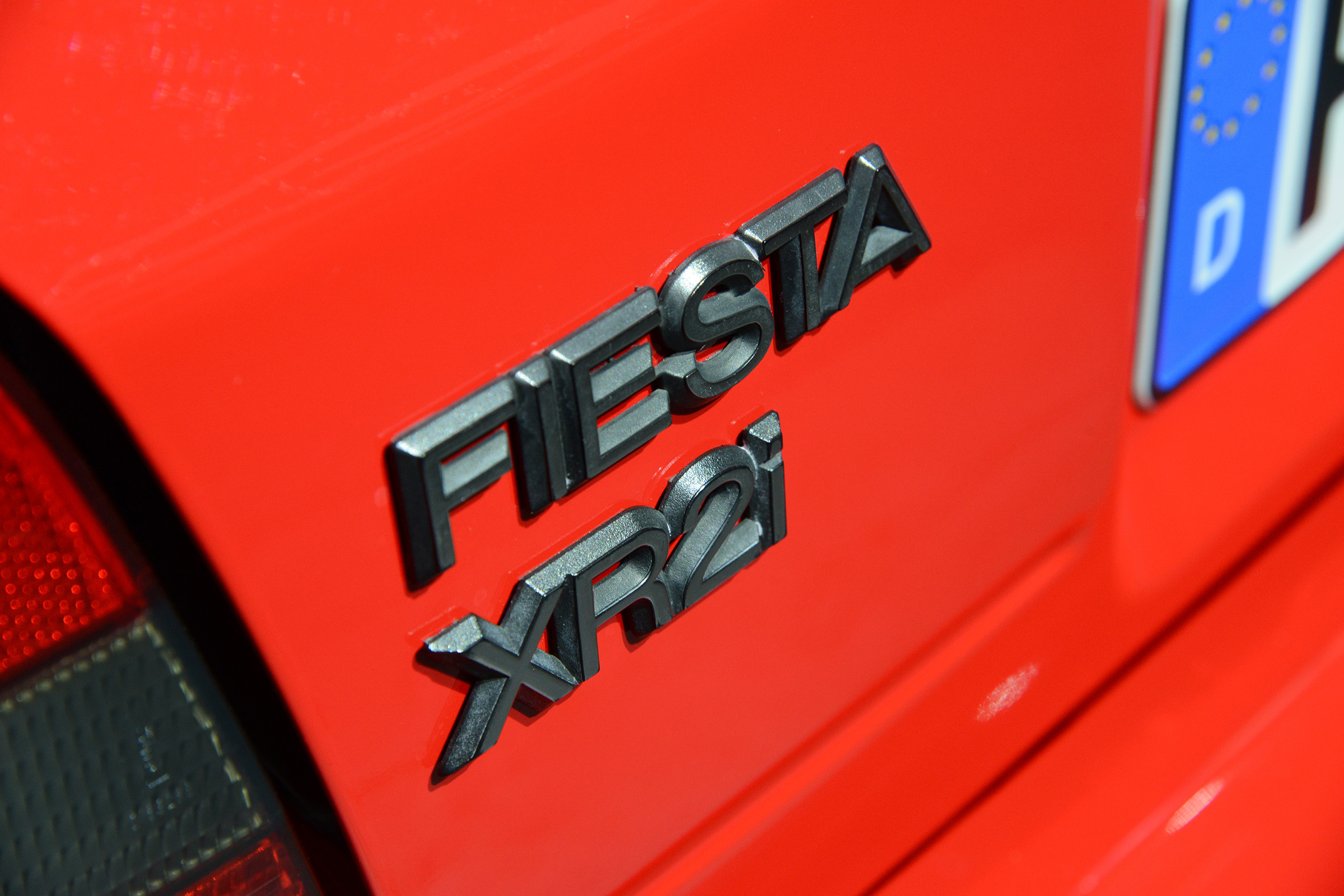 Ford Fiesta Mk3 - XR2i badge
