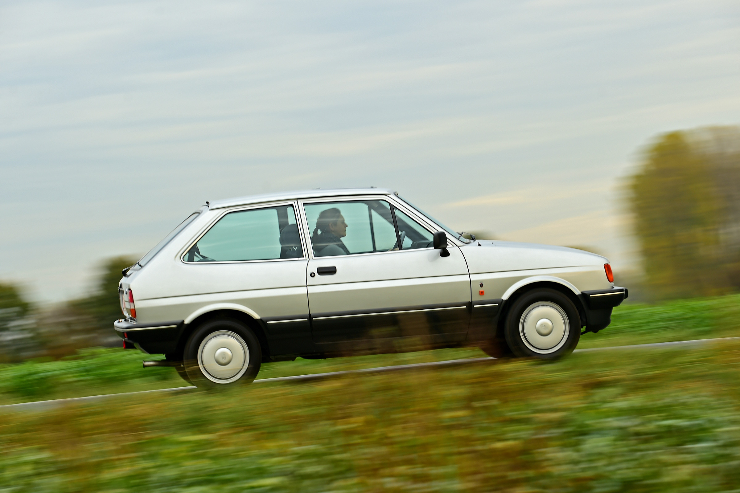 Ford Fiesta Mk2 - side tracking
