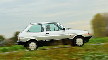 Ford Fiesta Mk2 - side tracking