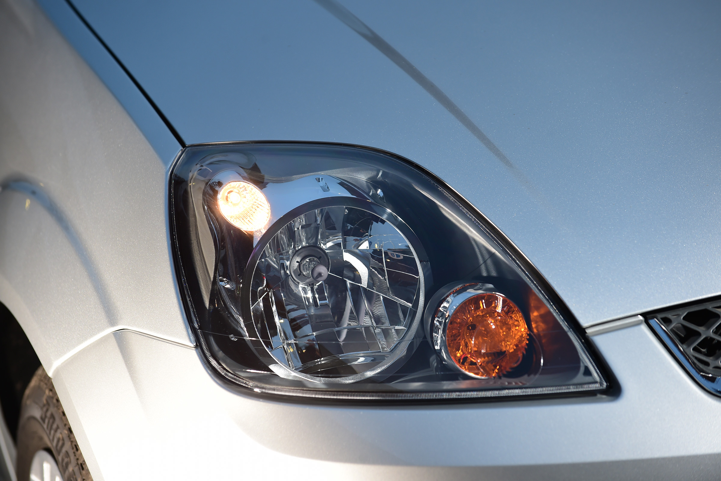 Ford Fiesta Mk5 - headlight