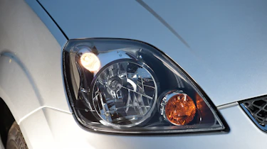 Ford Fiesta Mk5 - headlight