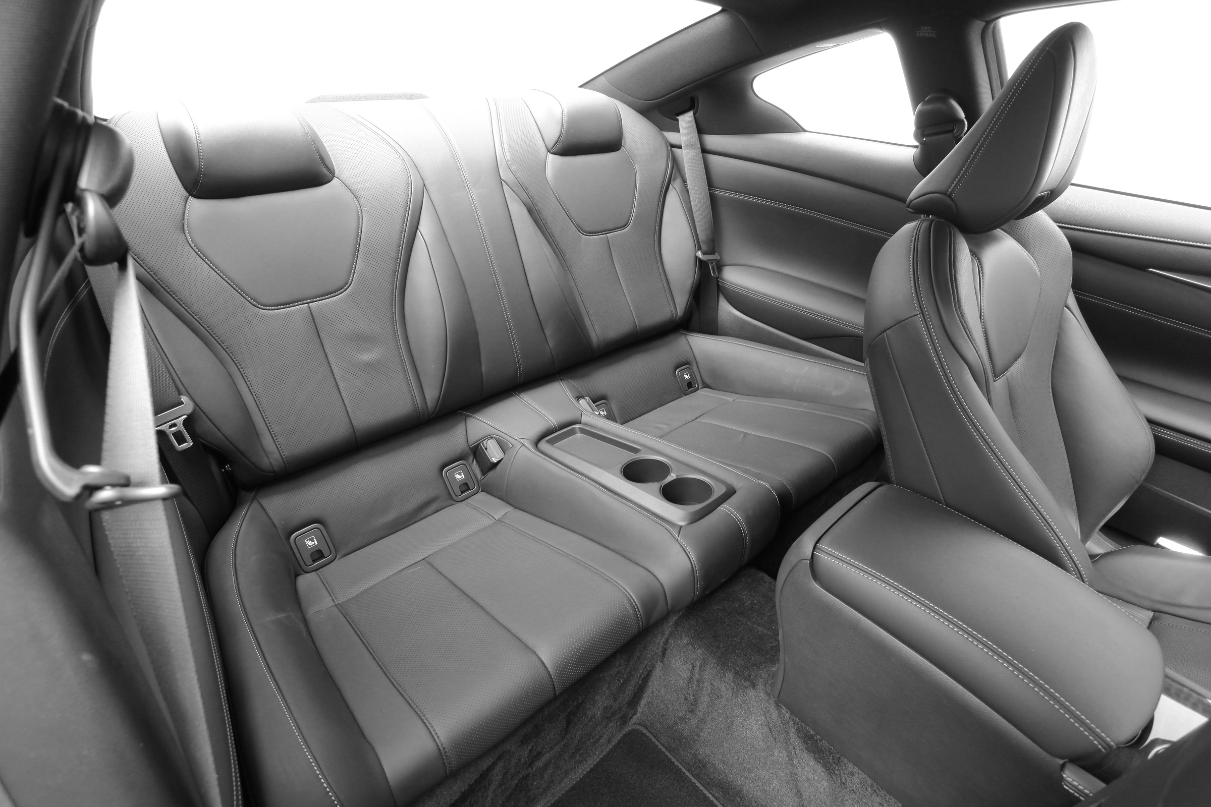 Infiniti Q60 - rear seats