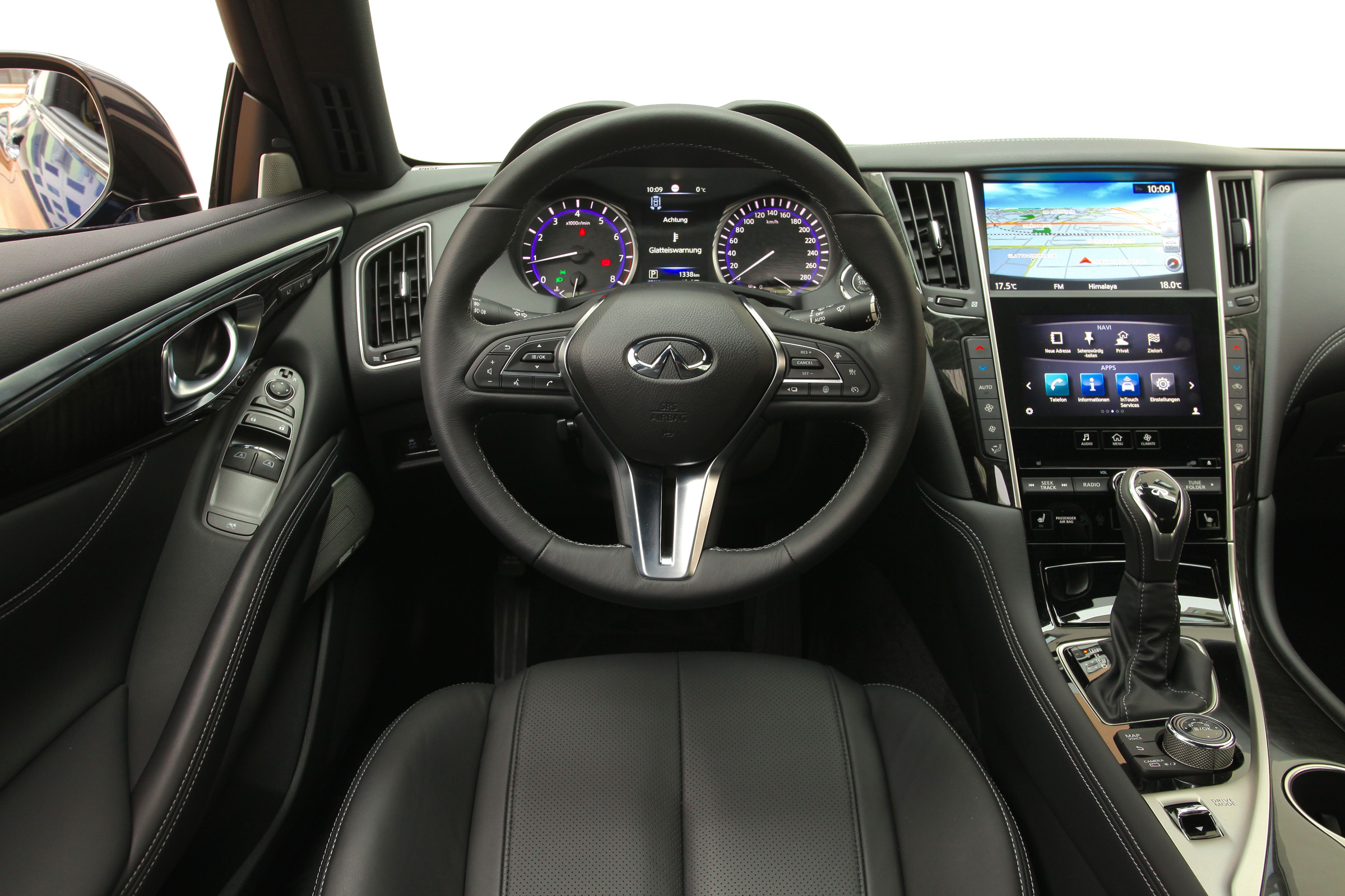 Infiniti Q60 - dashboard