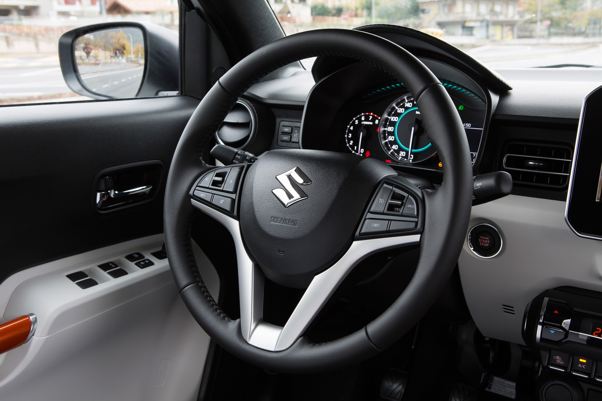 Suzuki Ignis 2016 2WD - interior