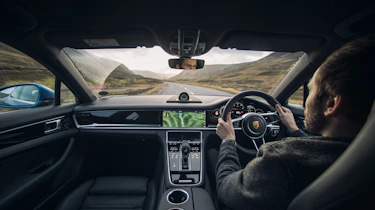 Porsche Panamera 4S diesel - Johnny driving