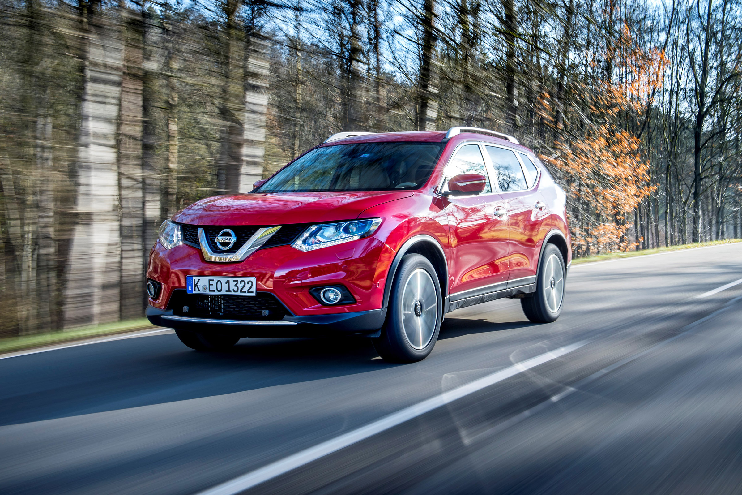 Nissan X-Trail 2.0 diesel - front tracking