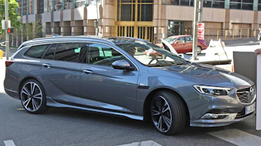 Opel insignia sports tourer spy thumb