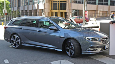 Vauxhall Insignia Grand Sports Tourer turn
