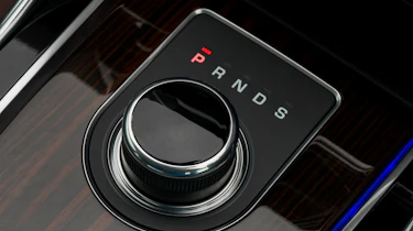 Jaguar XE - gear selector