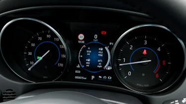 Jaguar XE - instruments