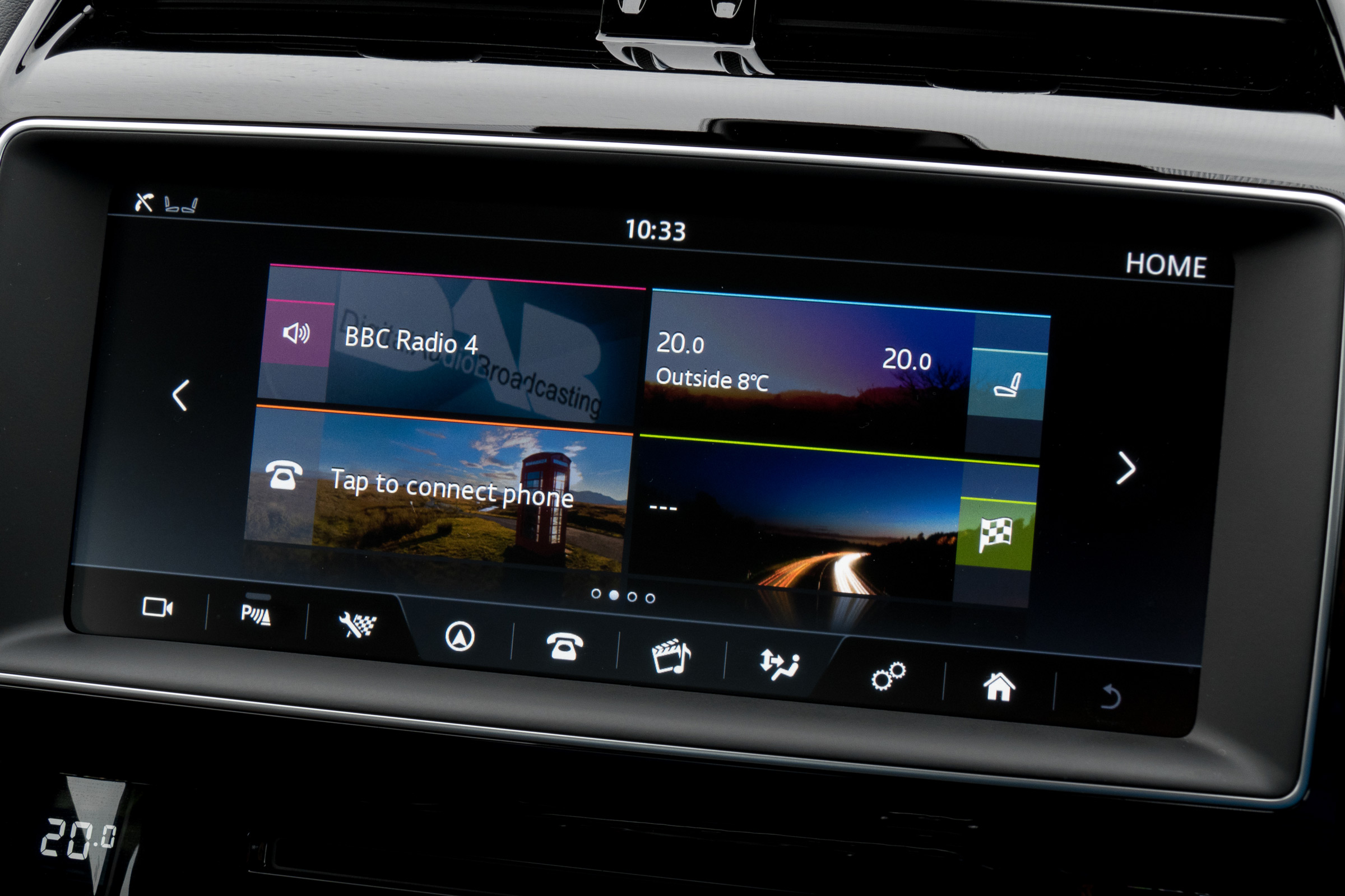 Jaguar XE - infotainment