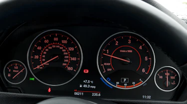 BMW 3 Series - instruments