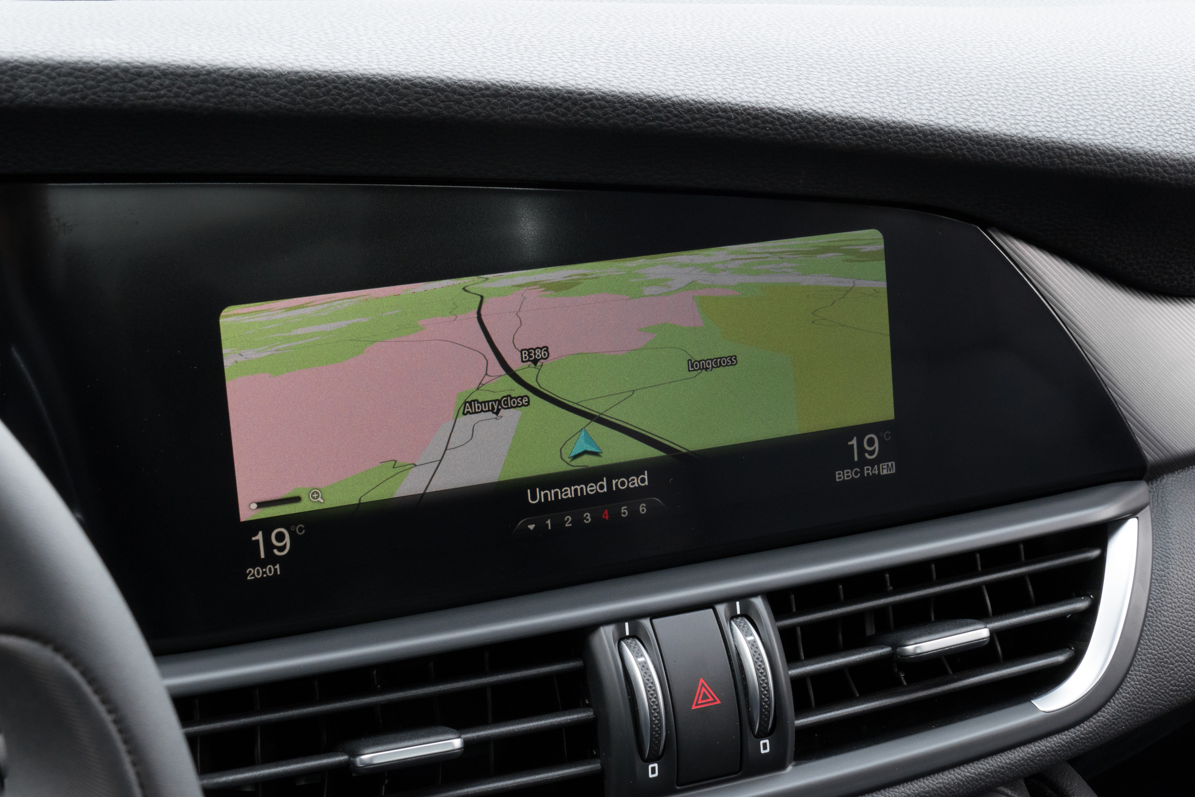 Alfa Romeo Giulia - sat nav