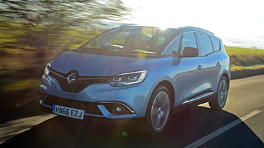 Renault Grand Scenic - front action