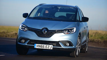 Renault Grand Scenic - front cornering