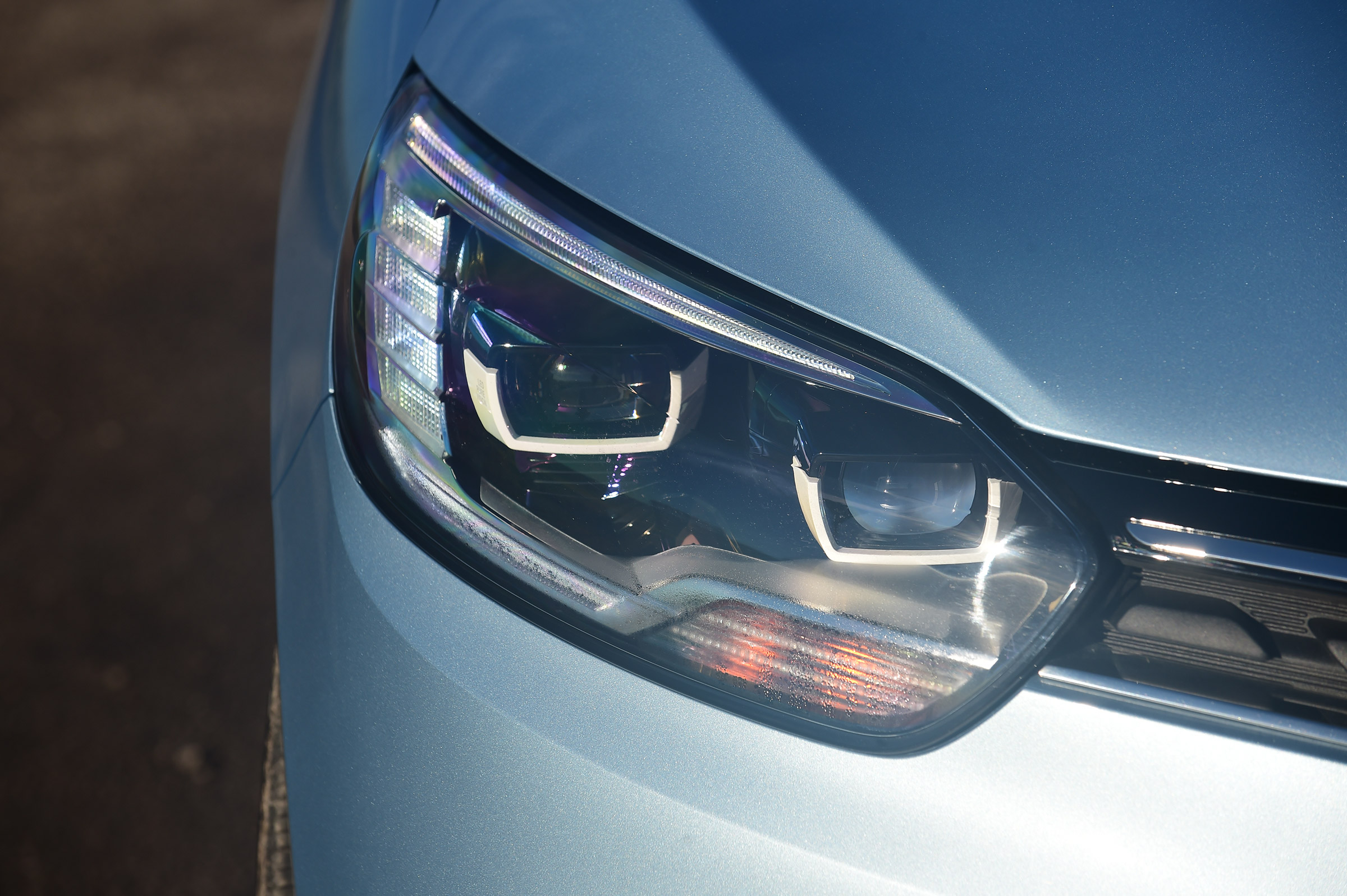 Renault Grand Scenic - front light detail
