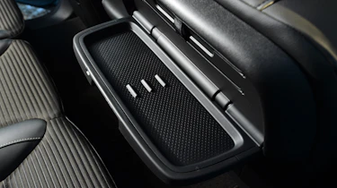 Renault Grand Scenic - tray