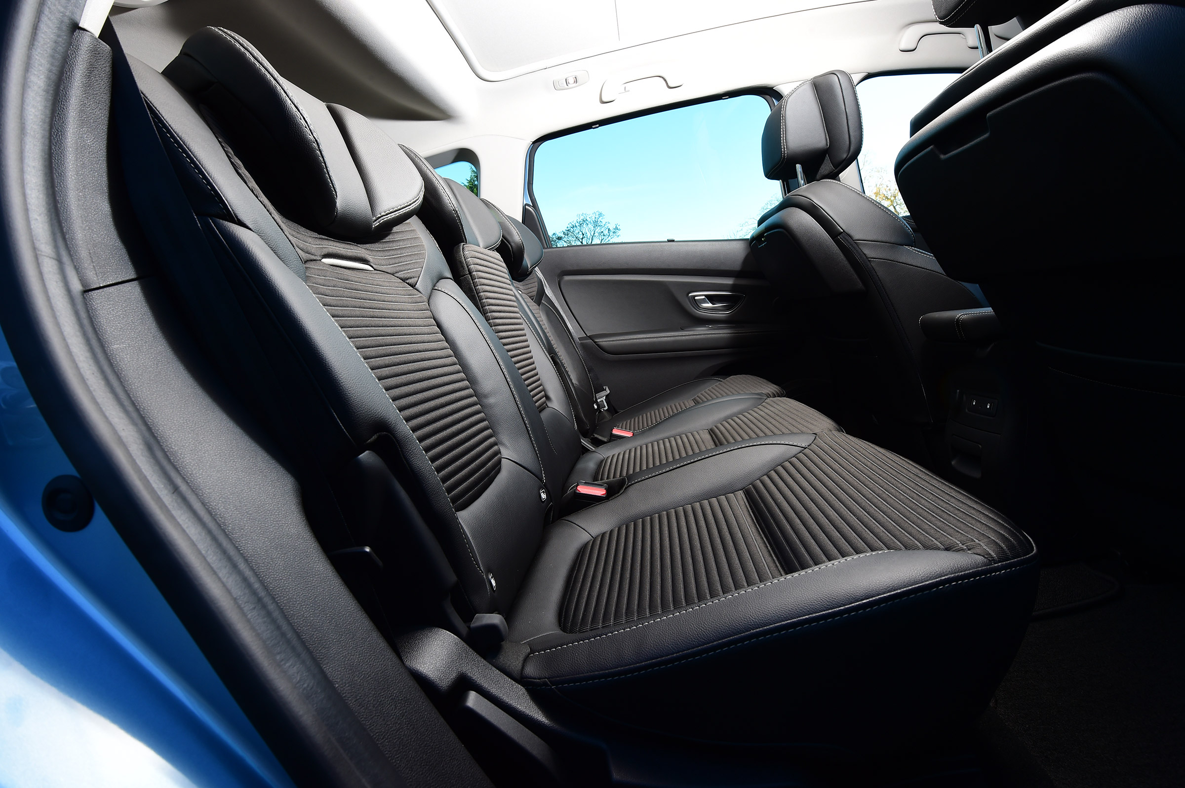 Renault Grand Scenic - rear seats