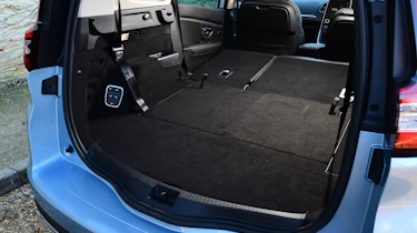 Renault Grand Scenic - seats down