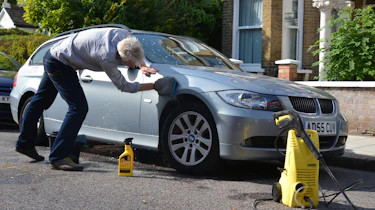 How to photograph your car for sale - cleaning