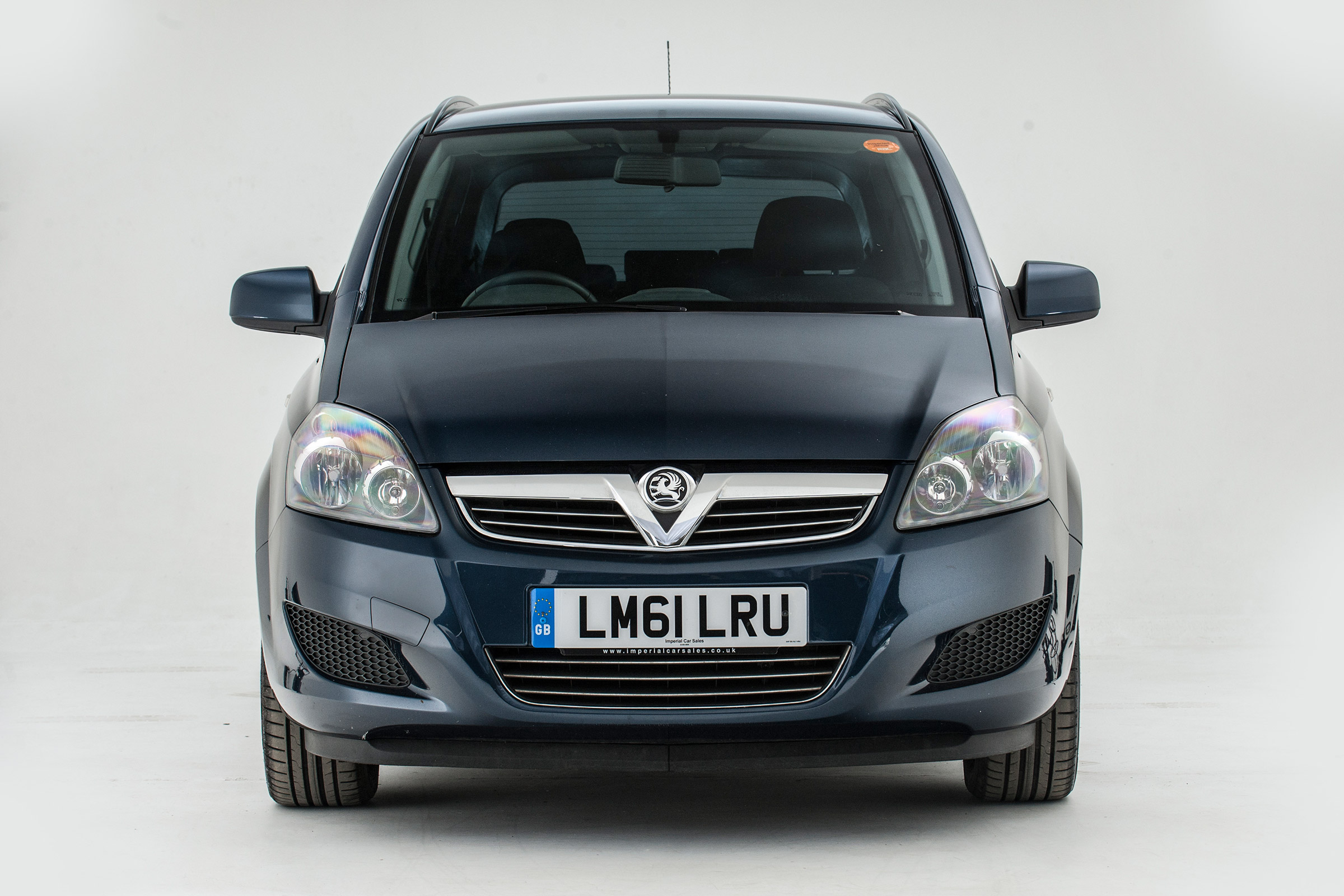 Used Vauxhall Zafira - full front