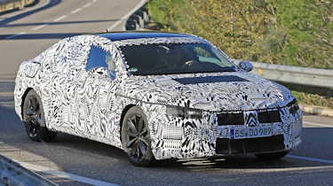 VW Arteon 2017 spy shot 1