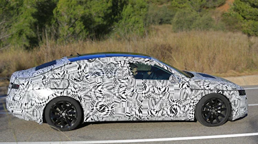 VW Arteon 2017 spy shot 11