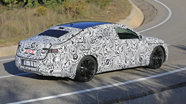 VW Arteon 2017 spy shot 9