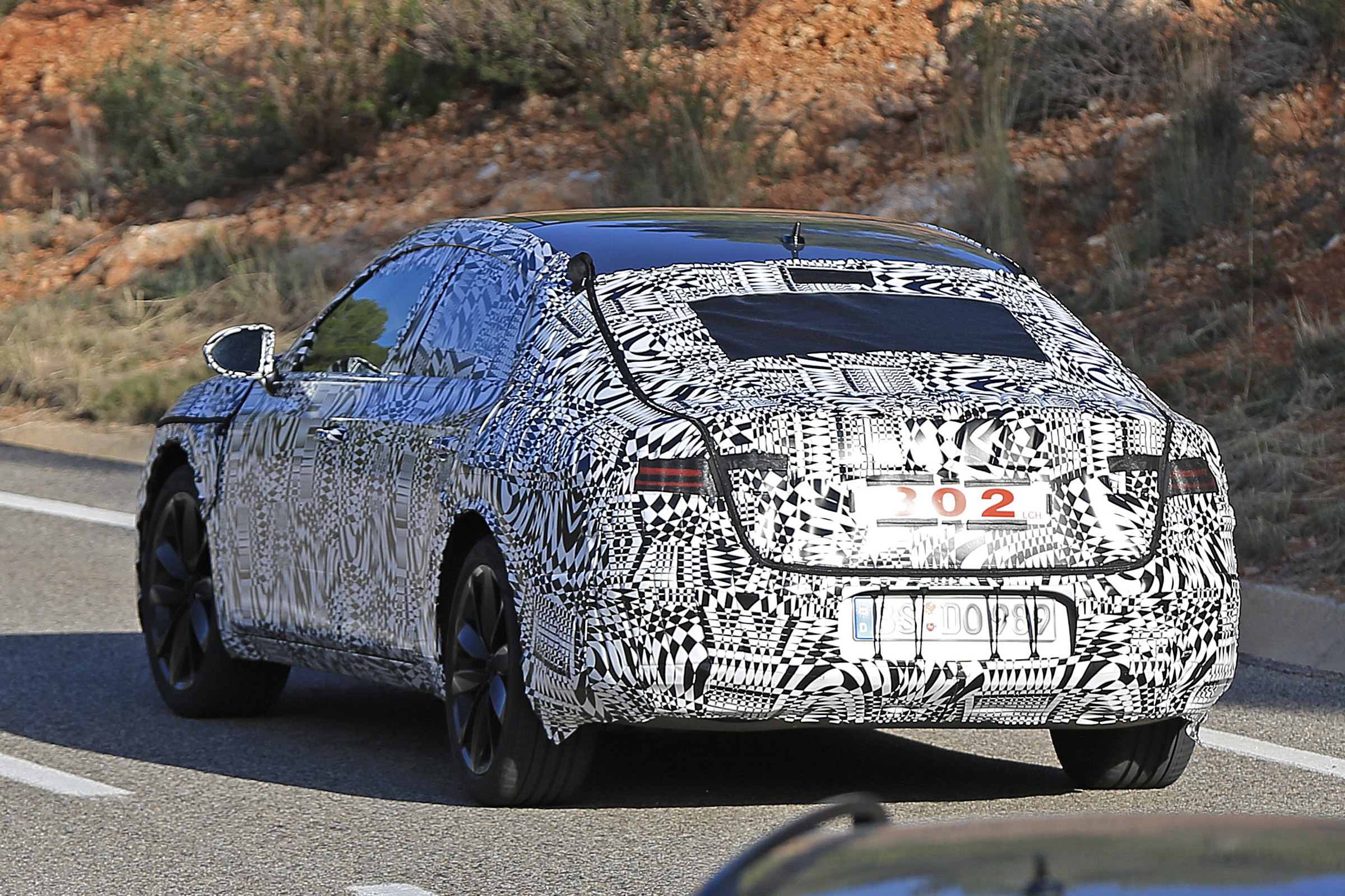 VW Arteon 2017 spy shot 5