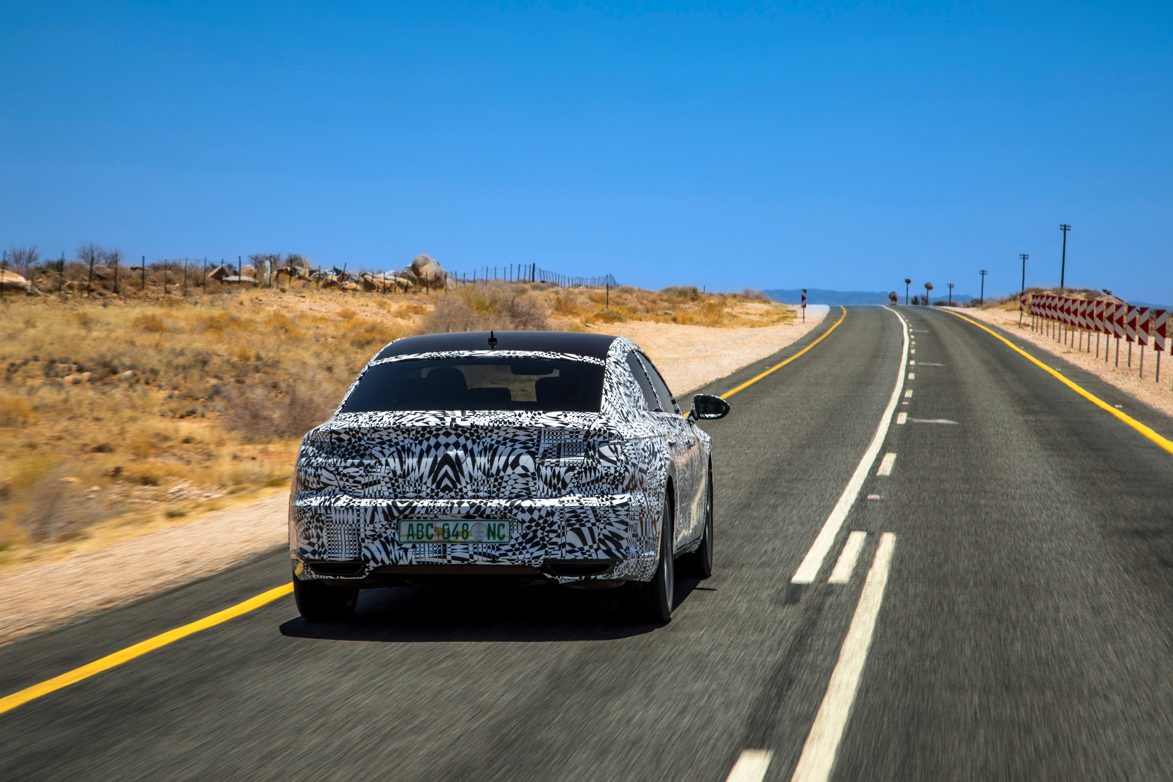 Volkswagen Arteon prototype - rear tracking