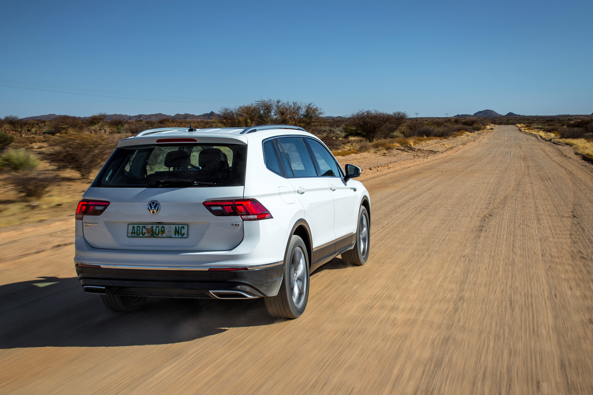 Volkswagen Tiguan LWB prototype - rear tracking