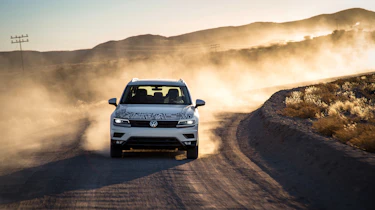 Volkswagen Tiguan LWB prototype - front cornering 2