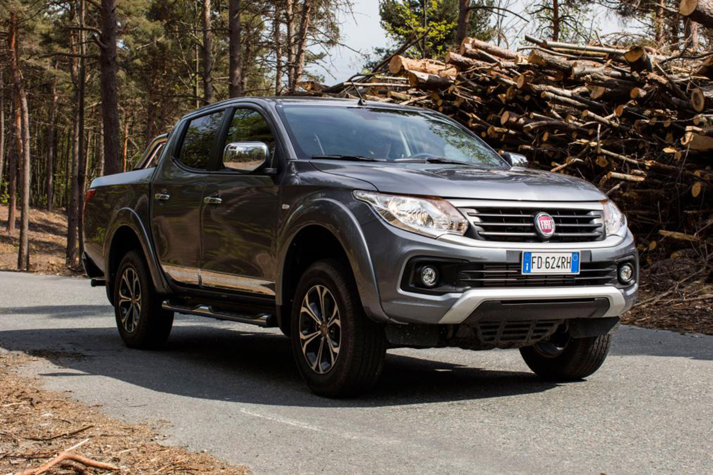 Fiat Fullback - front