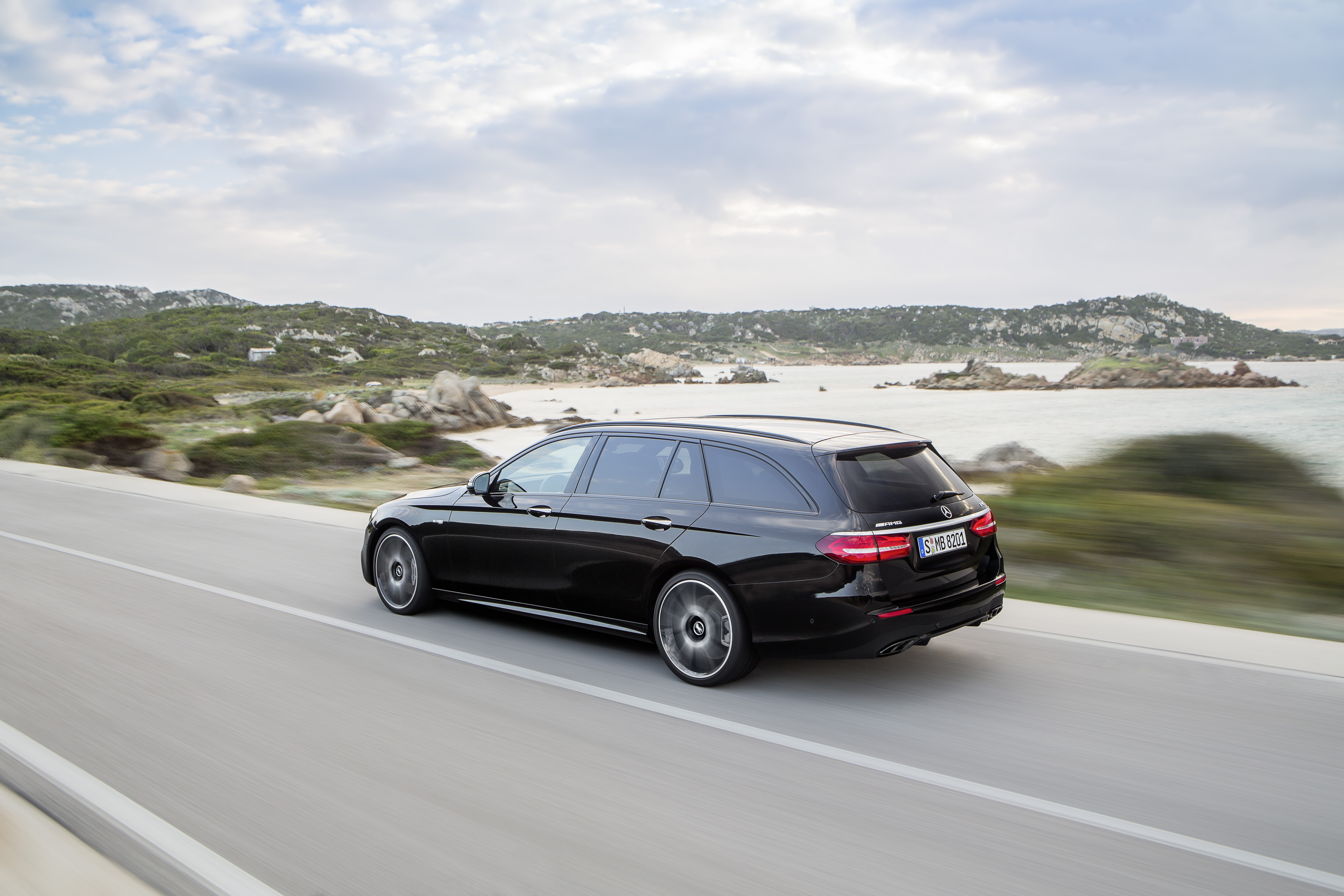 Mercedes-AMG E 43 Estate - rear tracking