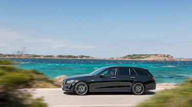 Mercedes-AMG E 43 Estate - side tracking