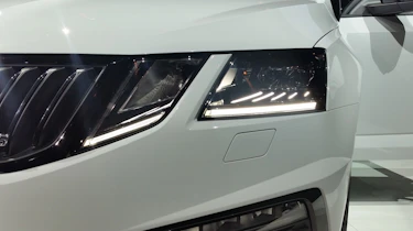 Skoda Octavia vRS 2017 front close