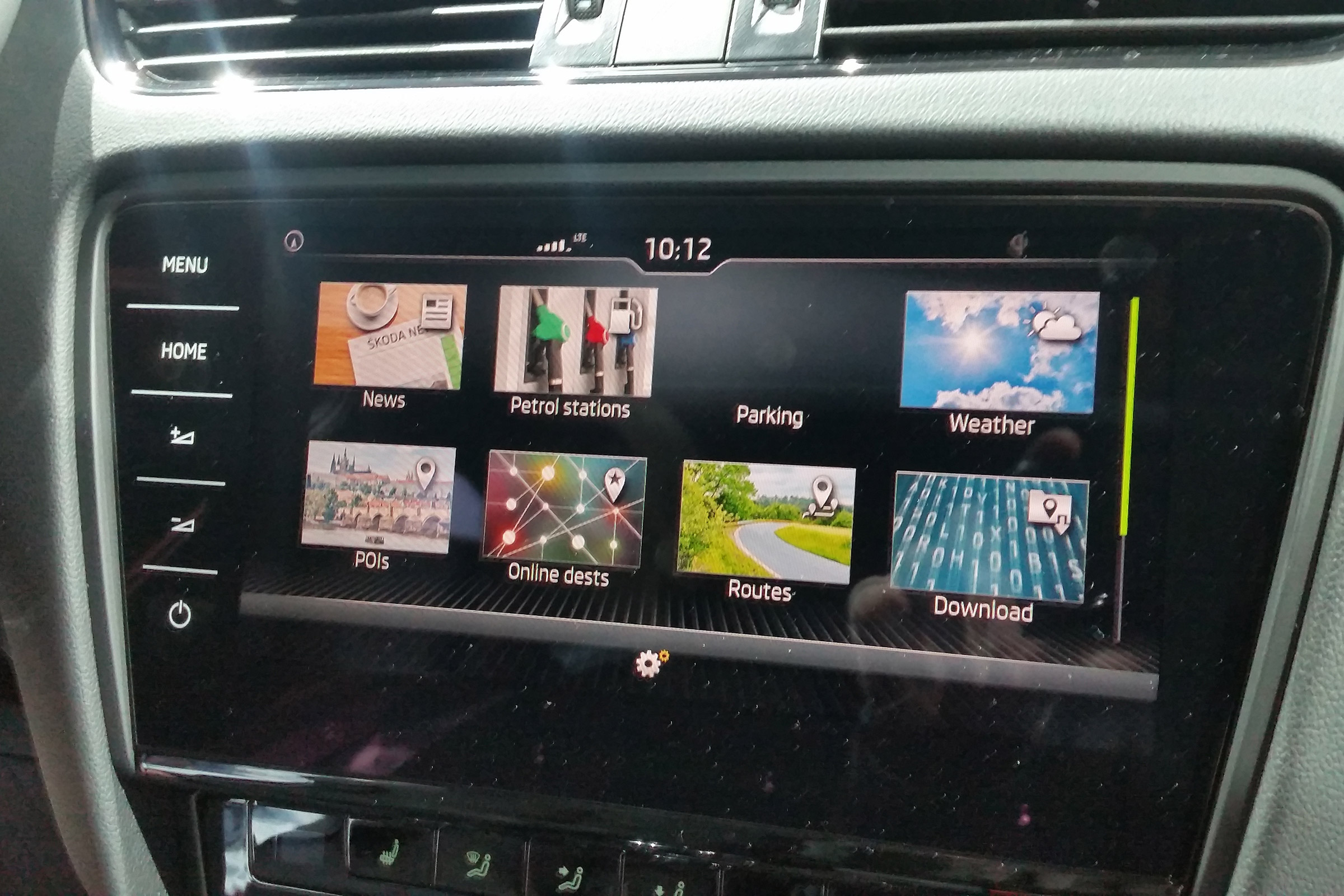 Skoda Octaviq vRS 2017 screen