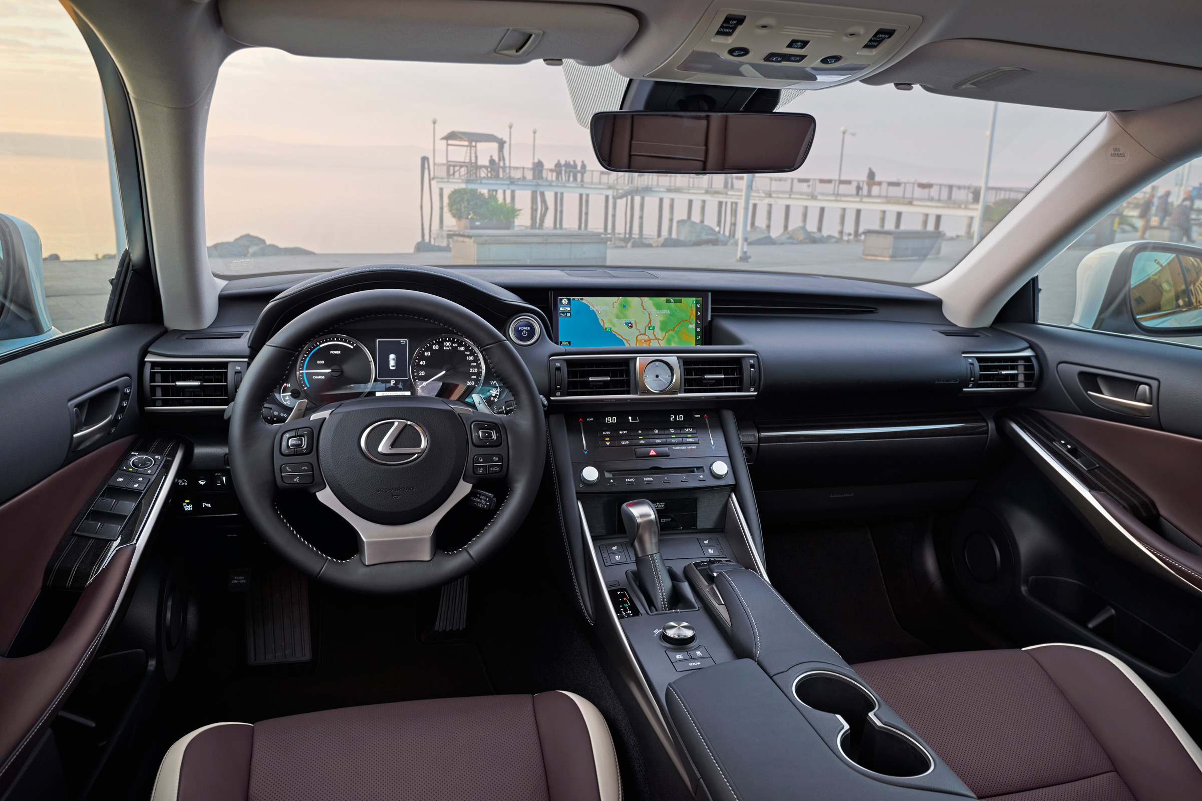 Lexus IS 2017 - interior