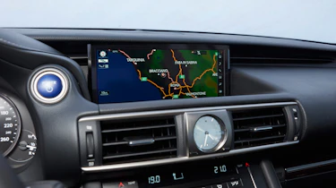 Lexus IS 2017 - infotainment