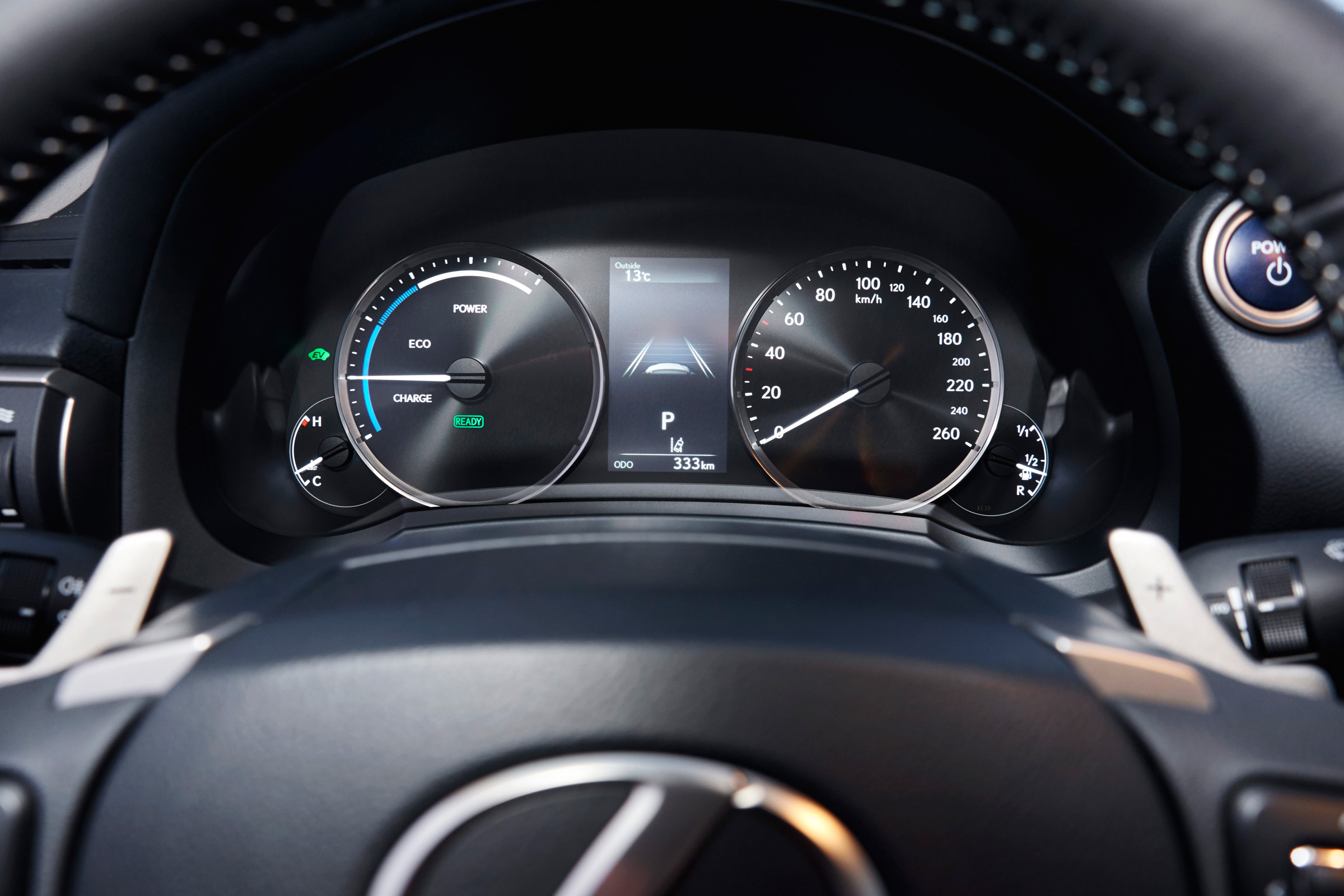 Lexus IS 2017 - instruments