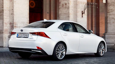 Lexus IS 2017 - rear quarter