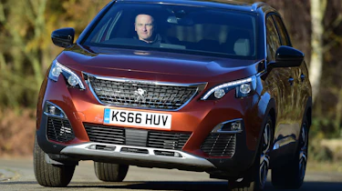 Peugeot 3008 - front cornering