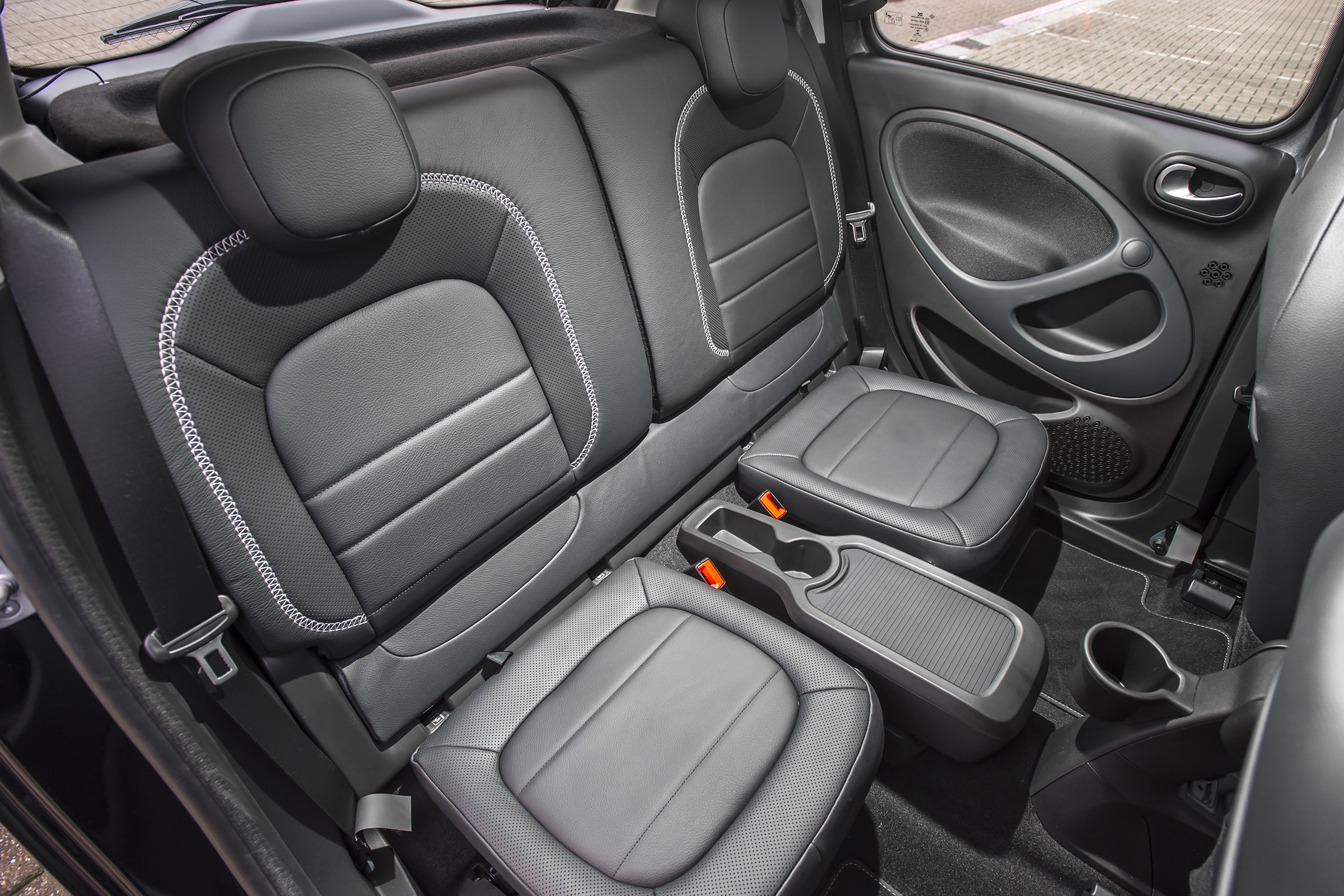 Smart Brabus ForFour 2017 - rear seats