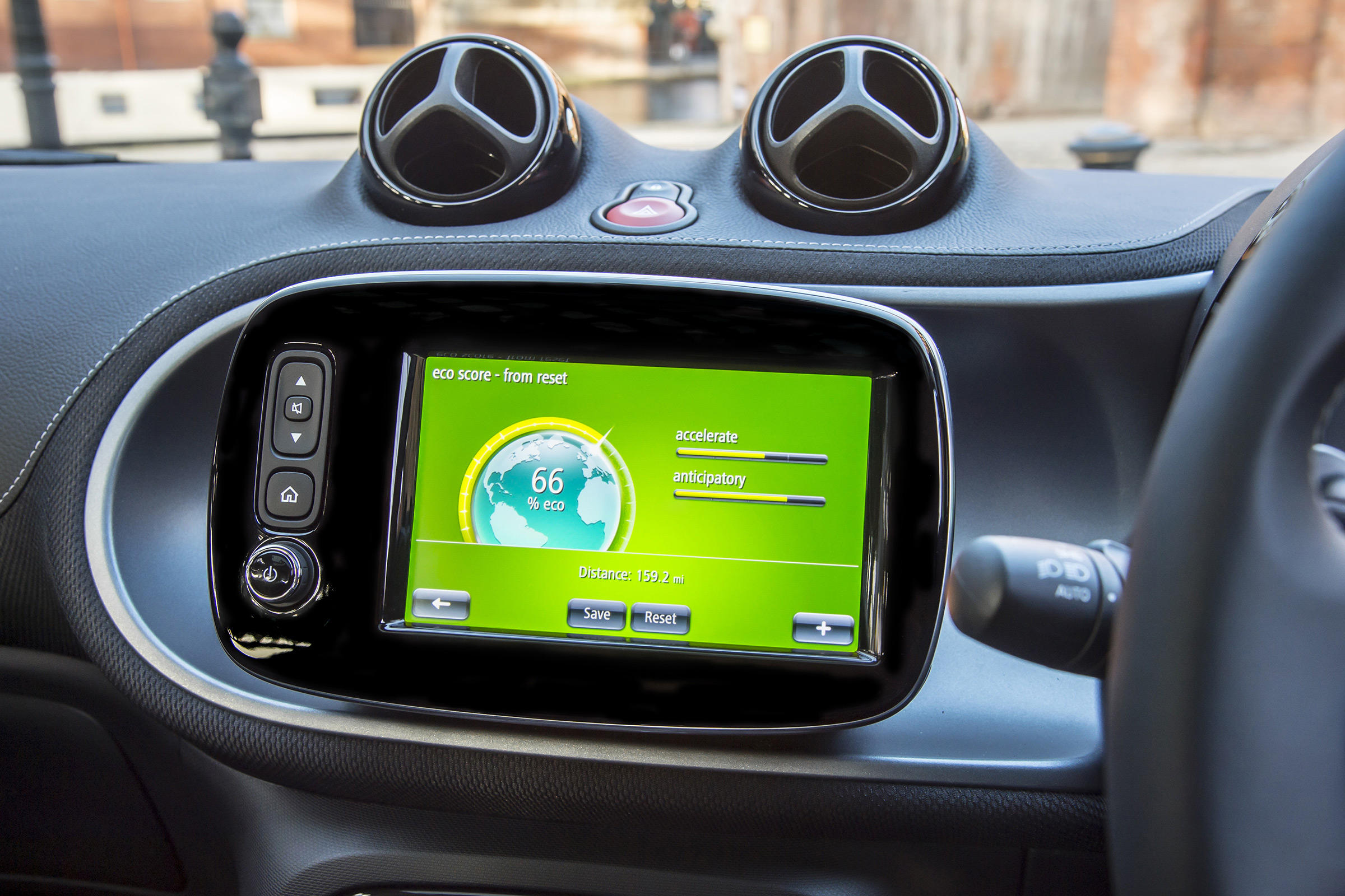 Smart Brabus ForFour 2017 - infotainment