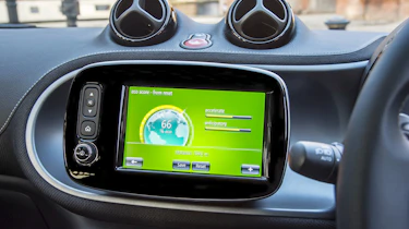Smart Brabus ForFour 2017 - infotainment